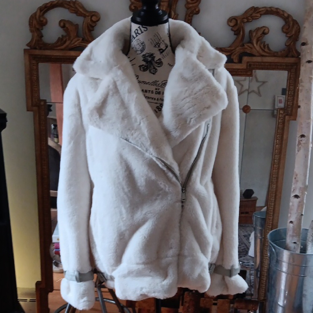 White Plush Bomber Jacket with Fuzzy Collar